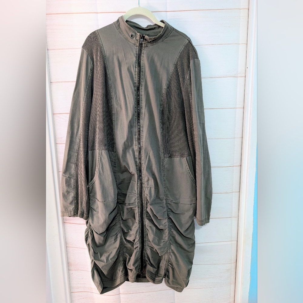 Guc XCVI Khaki 3/4 Length Spring 🌼 Or Fall 🍁 Coat 🧥 Size XL